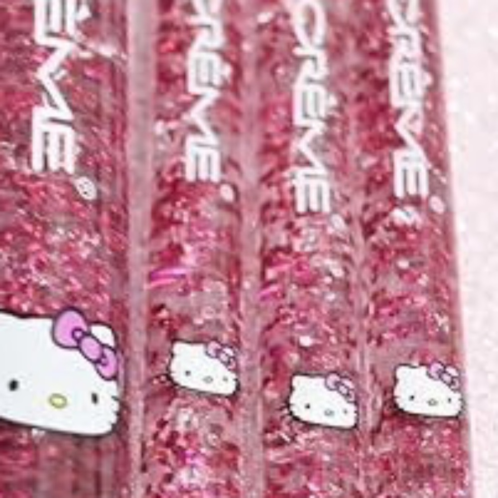 The Crème Shop x Hello Kitty Luv Wave Brush Set - Picture 6 of 8